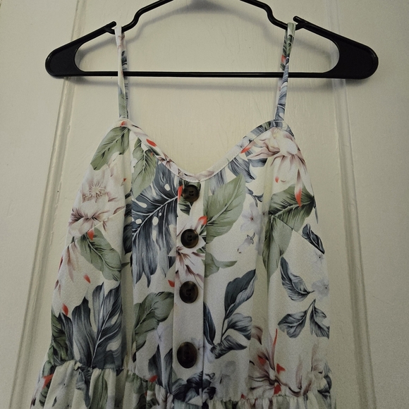 Green and White Buttoned Midi Sundress - Picture 5 of 6